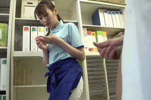 Chịch bạn gái tôi trong văn phòng của cô ấy
