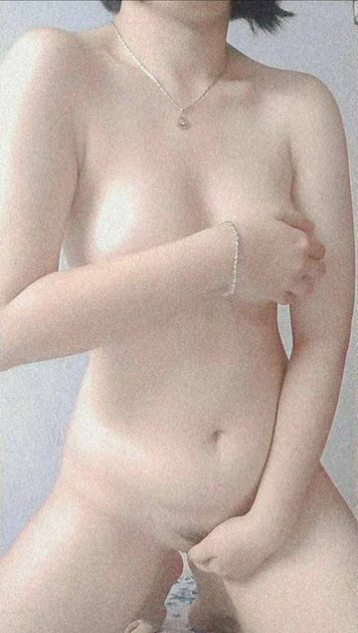 Cô gái trẻ làm tình ở văn phòng XXX XXX