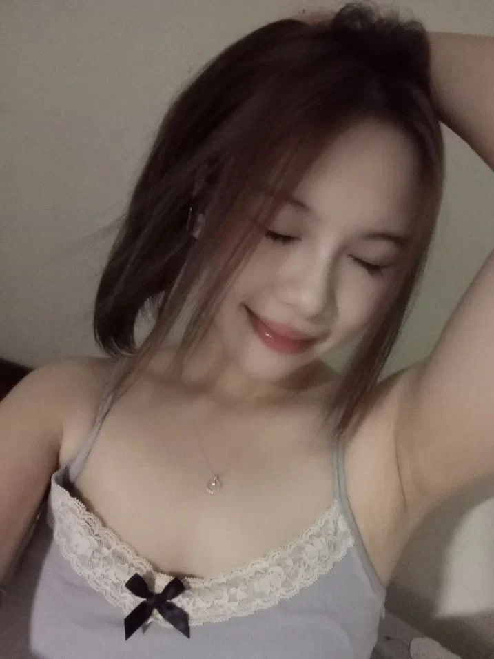 New Touch - Cô thư ký tóc đỏ bốc lửa Athena Renee quan hệ với sếp